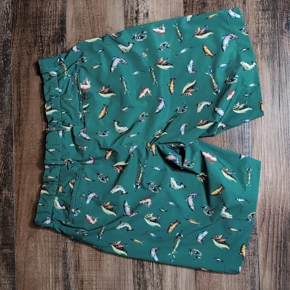 RLX Ralph Lauren Fishing Lure Print Golf Shorts Size 35x10" In Green - Picture 2 of 11
